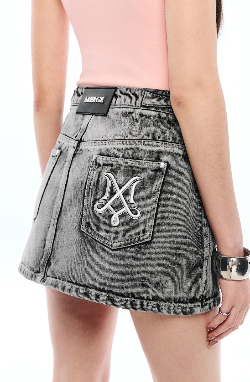 Merge Denim Mini Skirt (จัดส่ง 03/06)
