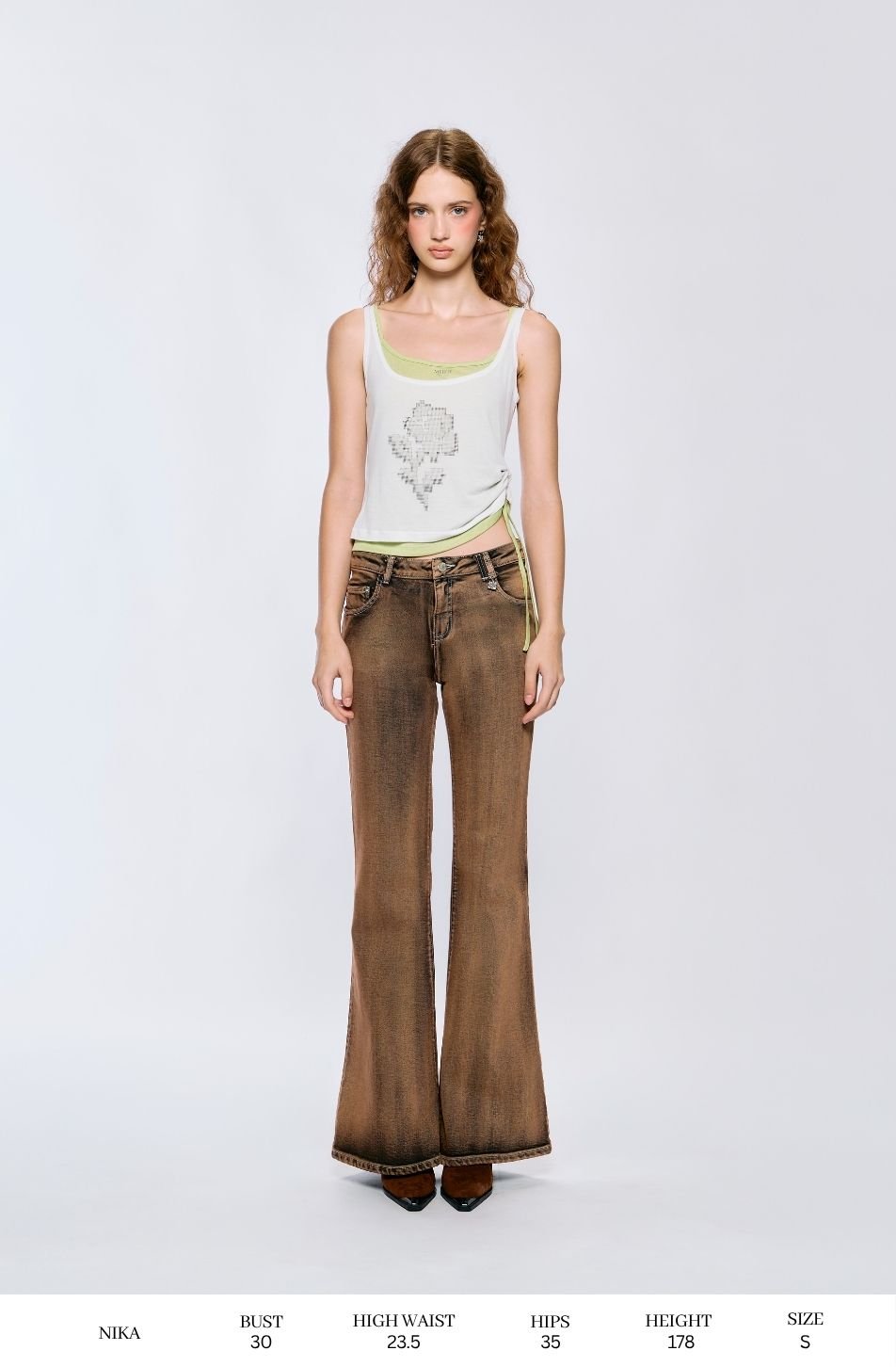 Actual Low Waist Flare Jeans (จัดส่ง 24/09)
