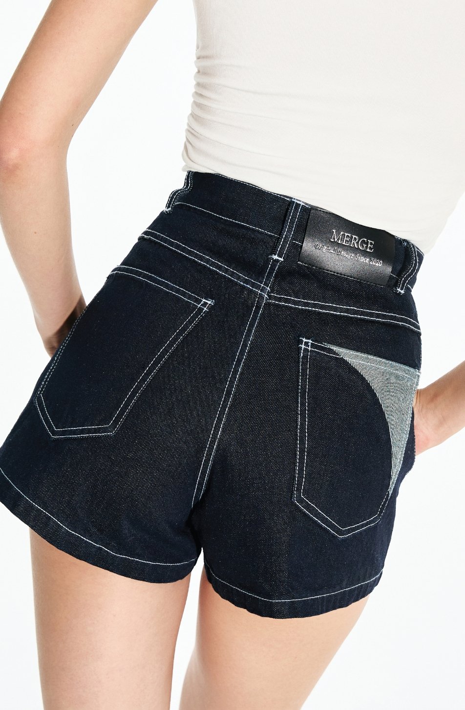 Signature Denim Shorts 01