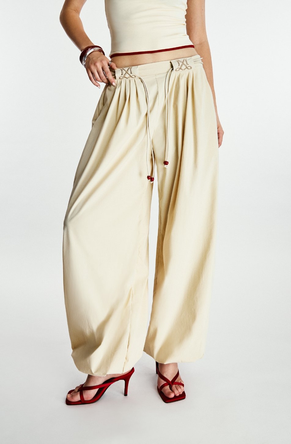 Jasper Balloon Nylon Pants (จัดส่ง 24/01)