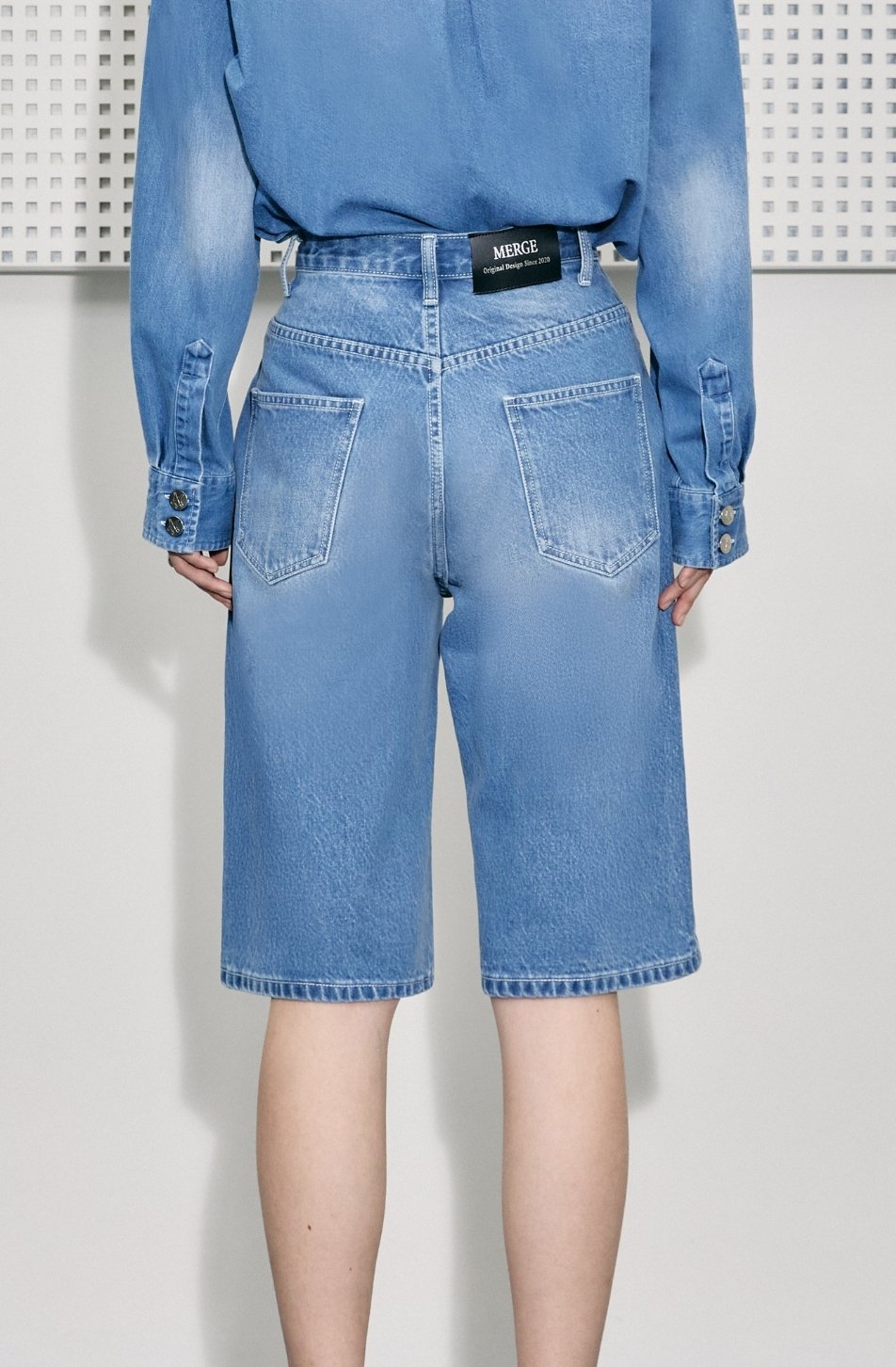 Signature Bermuda Jeans 01