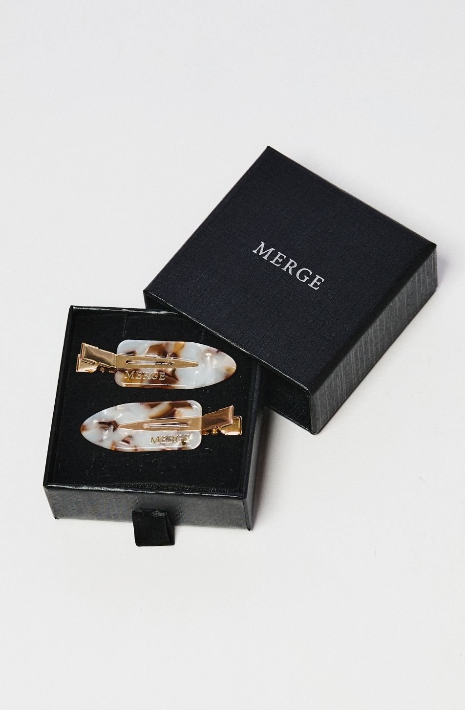 Merge Janist Hair Clips (จัดส่ง 01/09)
