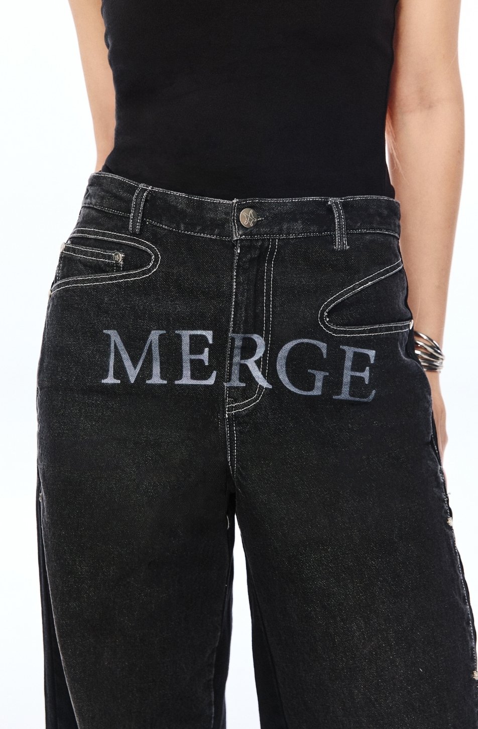 Shape Wide Jeans (จัดส่ง 26/06)