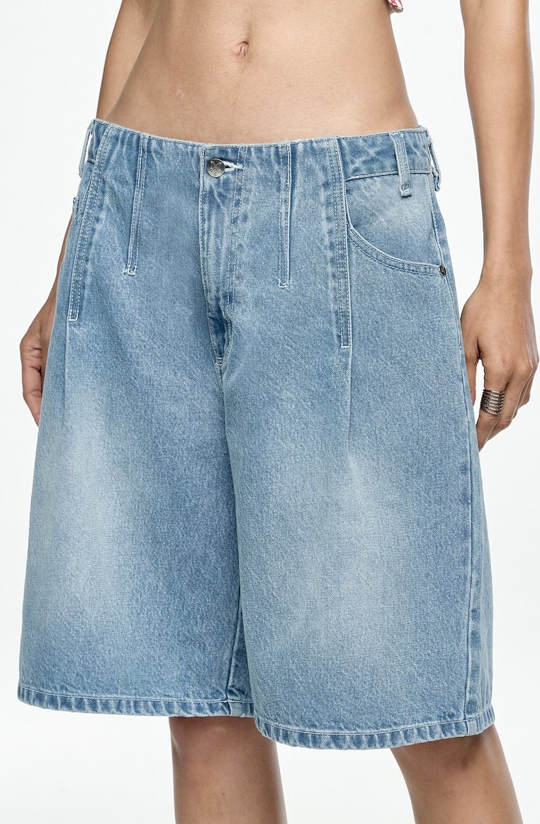 Whisper Denim Shorts (จัดส่ง 23/03)