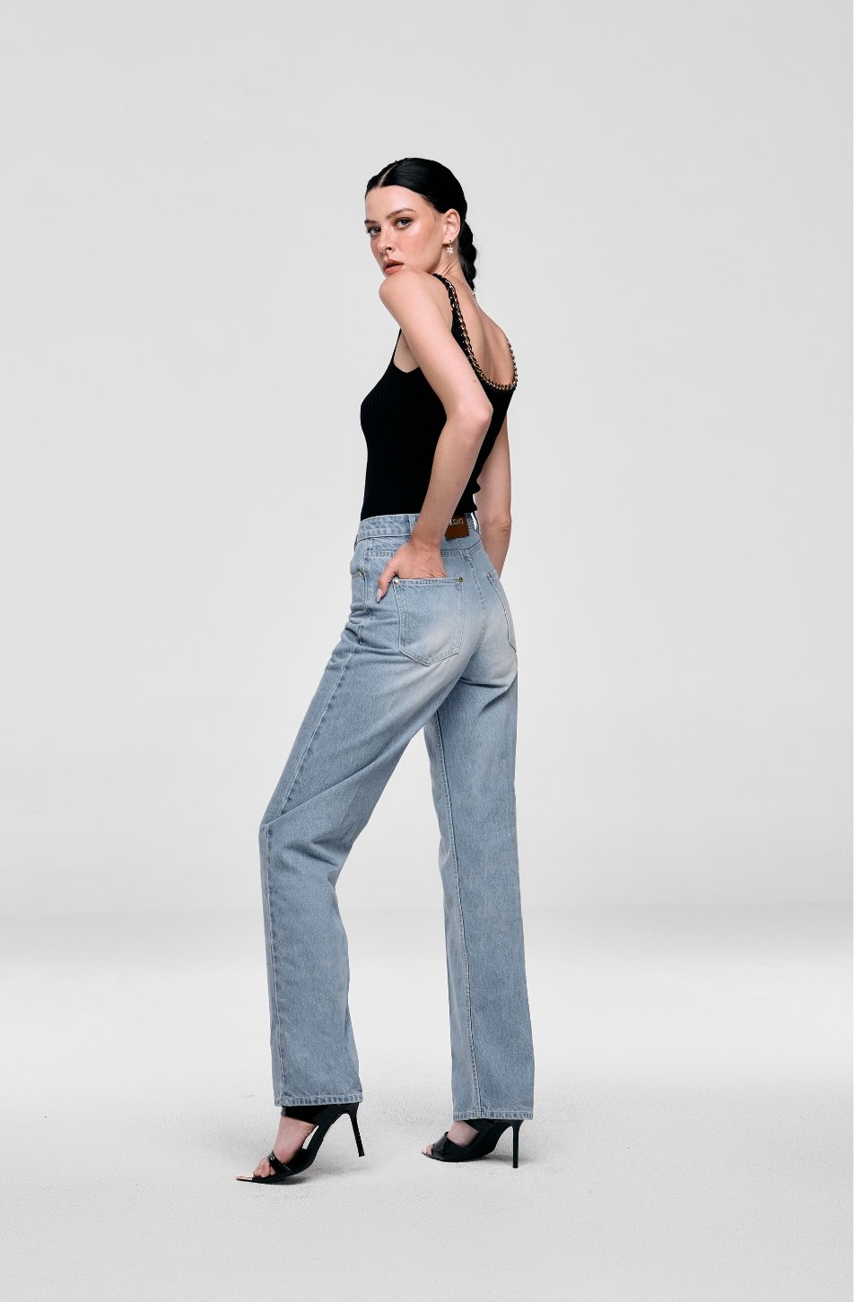 Slim Mid Waist Jeans 03 (จัดส่ง 04/08)