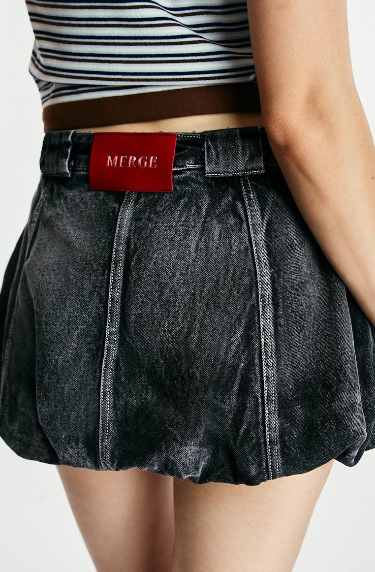 Puffy Denim Mini Skirt (จัดส่ง 02/02)