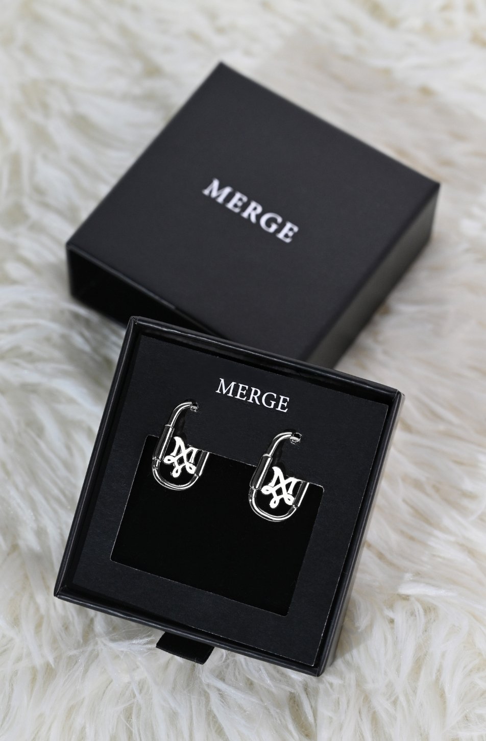 M Oval Hoop Earrings 