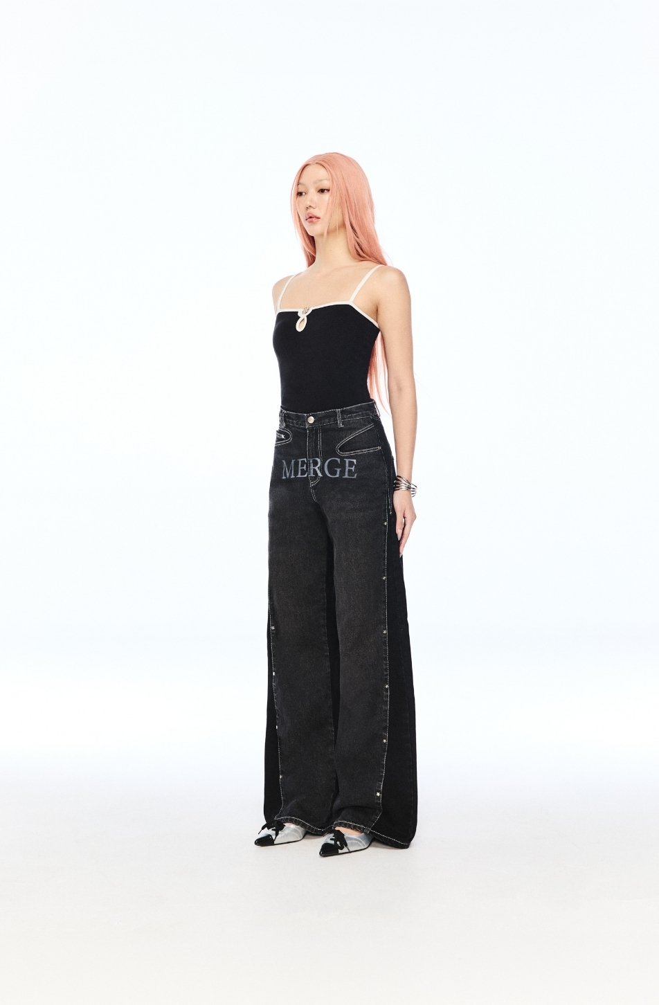 Shape Wide Jeans (จัดส่ง 26/06)