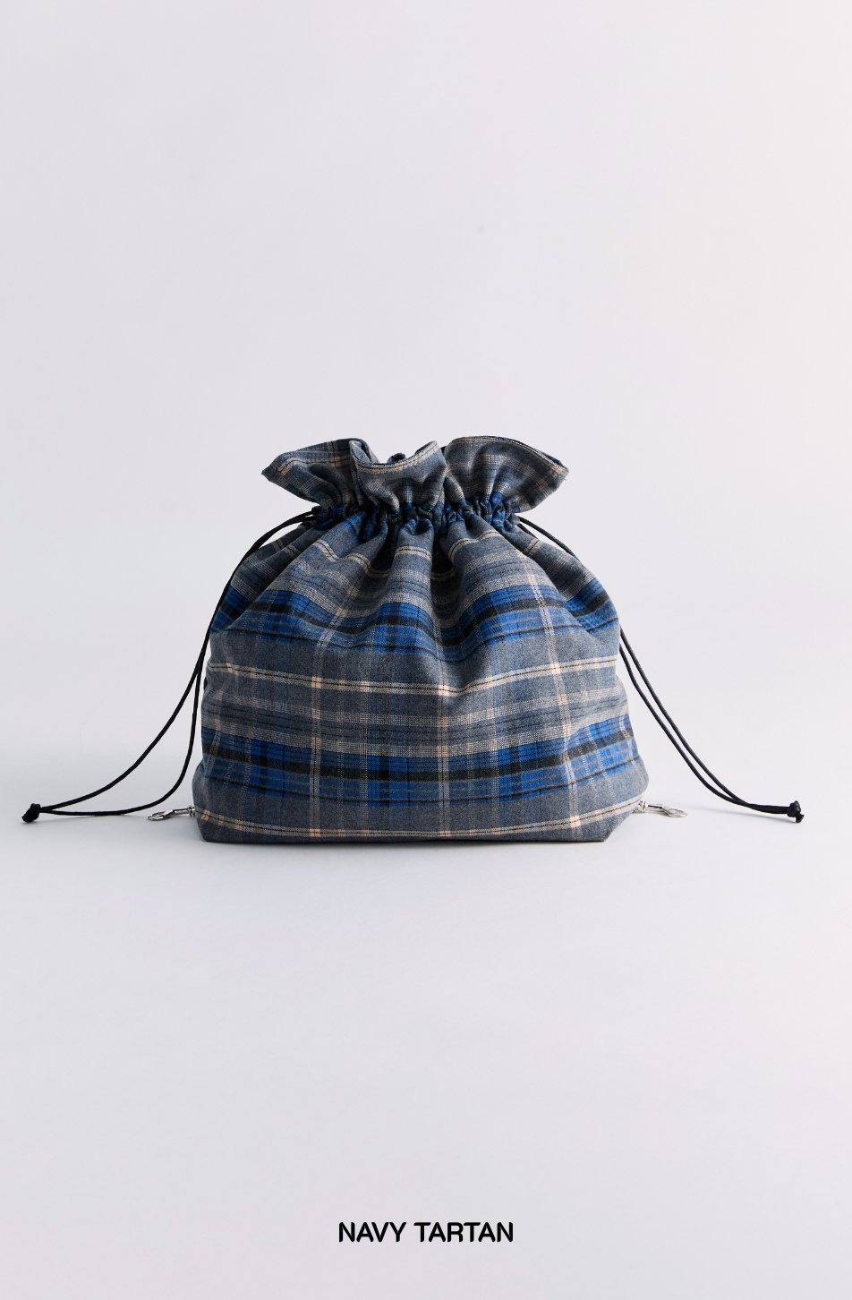 Merge A Day Bag With Heart in Medium (Ship 31 May)