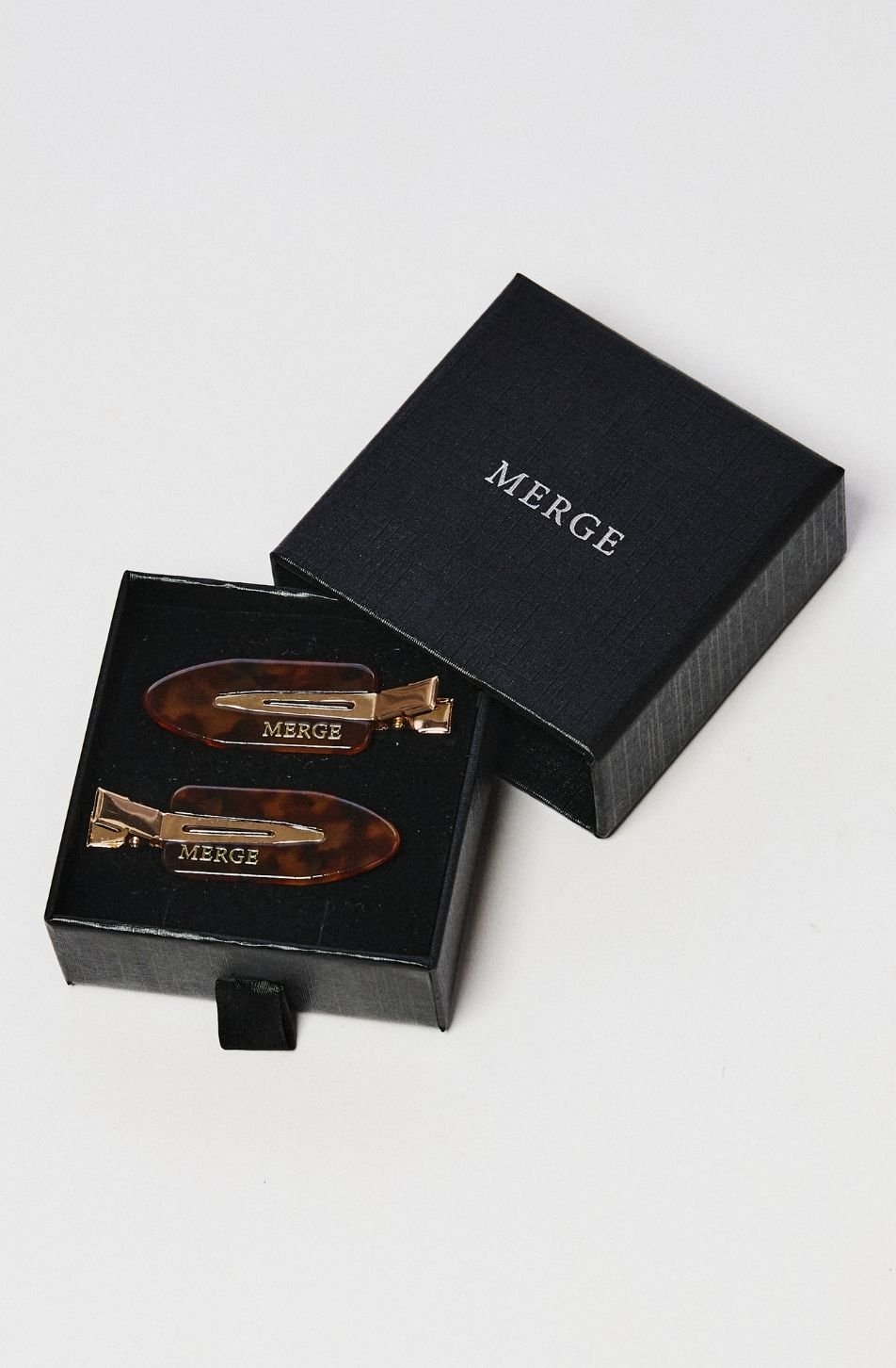 Merge Janist Hair Clips (จัดส่ง 01/09)