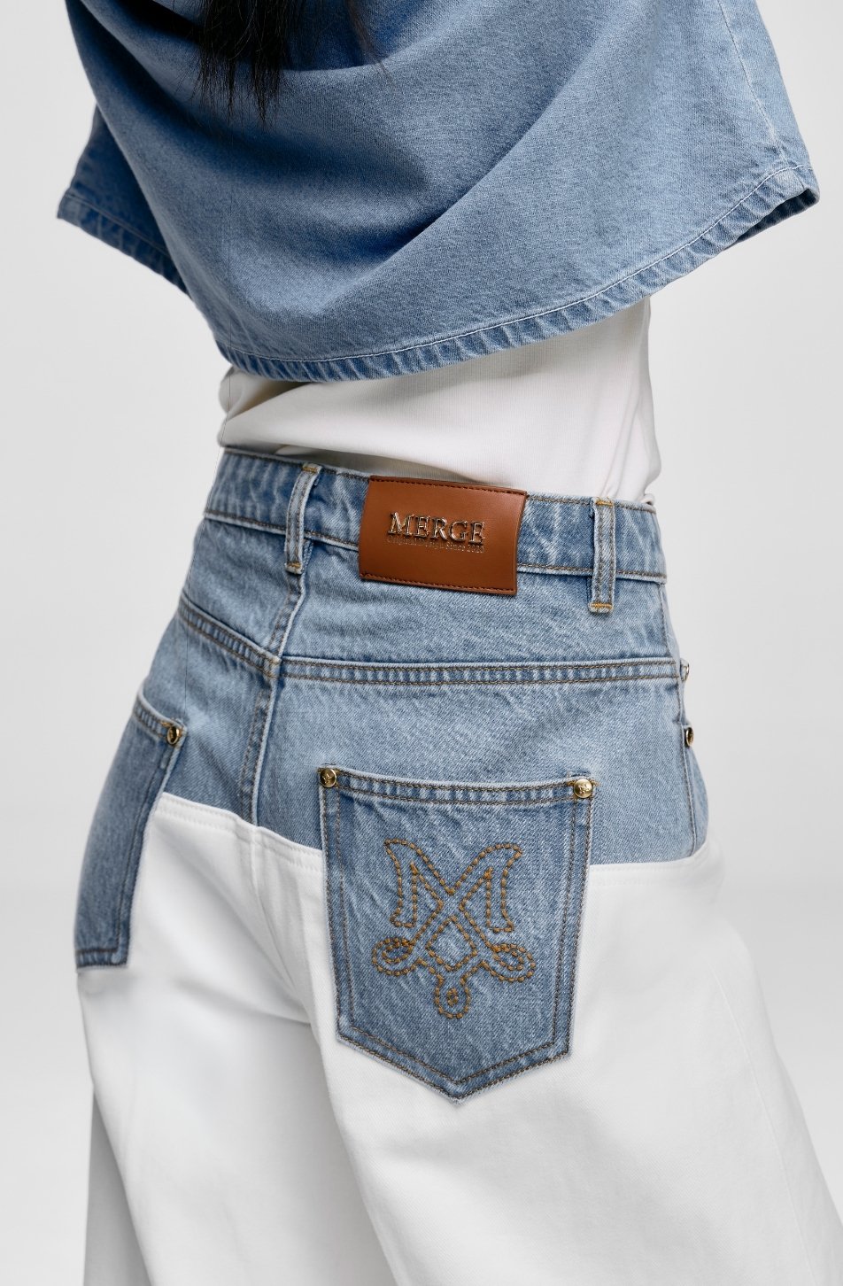 Signature Curve Jeans (Mid Waist)(จัดส่ง 03/08)