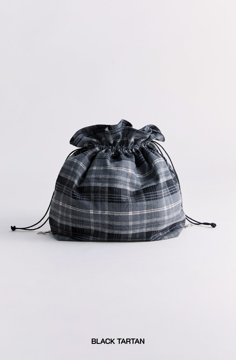 Merge A Day Bag With Heart in Medium (Ship 31 May)