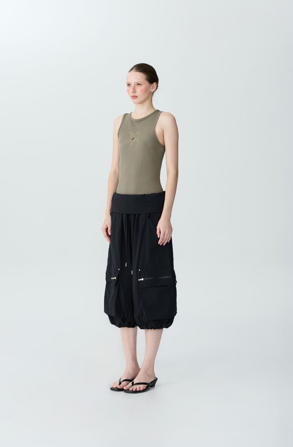 Taylor Nylon Pants (จัดส่ง 19/11)