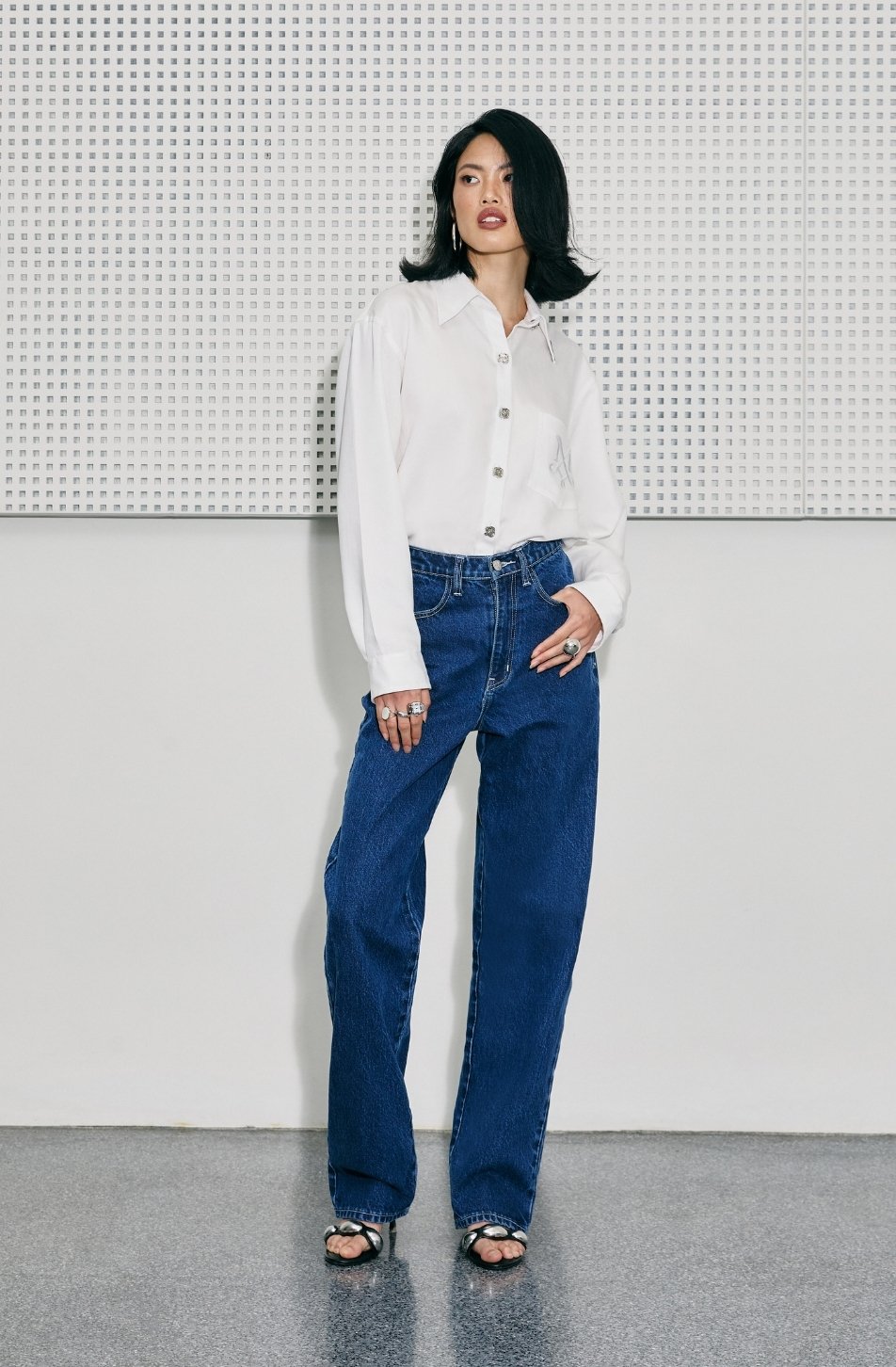 Slim Mid Waist Jeans 03