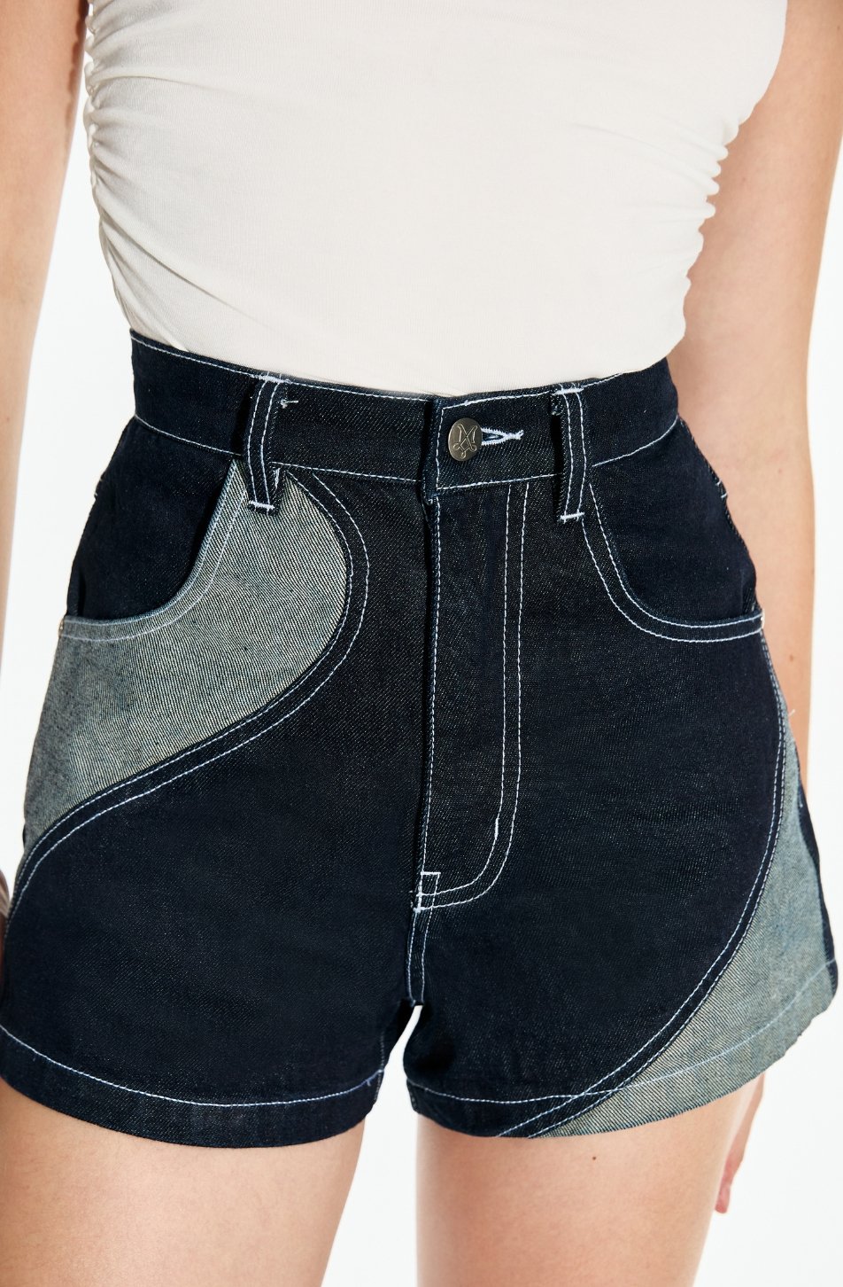 Signature Denim Shorts 01