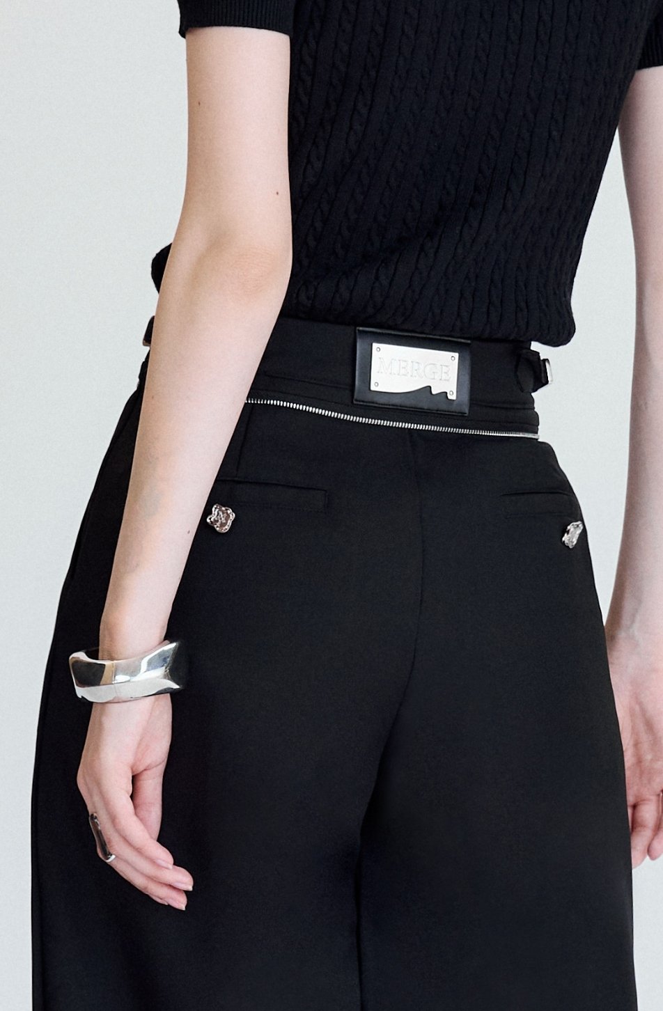 Merge Adjust Pants (White Zipper จัดส่ง 16/04)