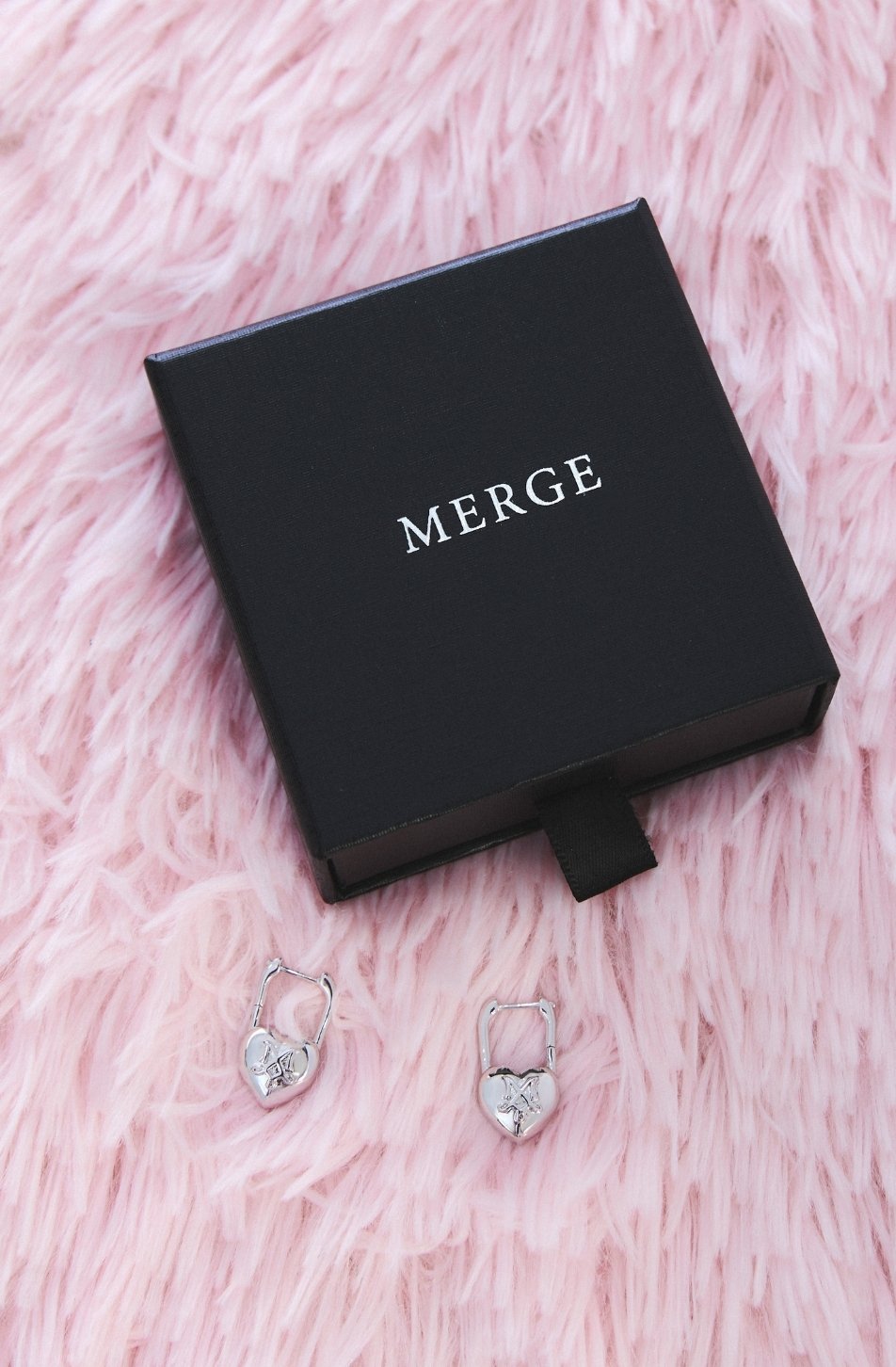 M Oval Hoop Earrings 