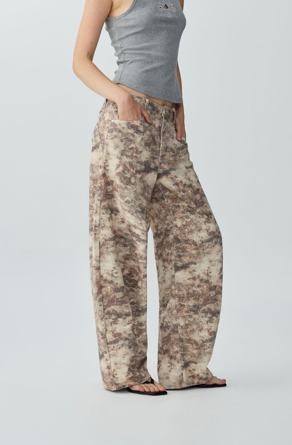 Baggy Curve Jeans (จัดส่ง 20/11)