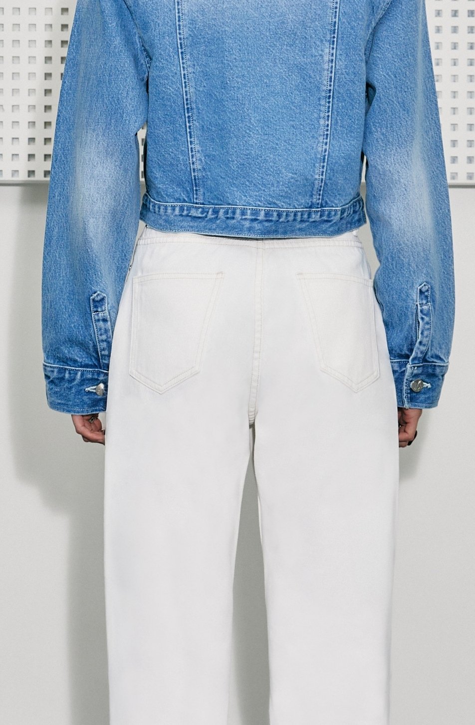 Slim Mid Waist Jeans 03