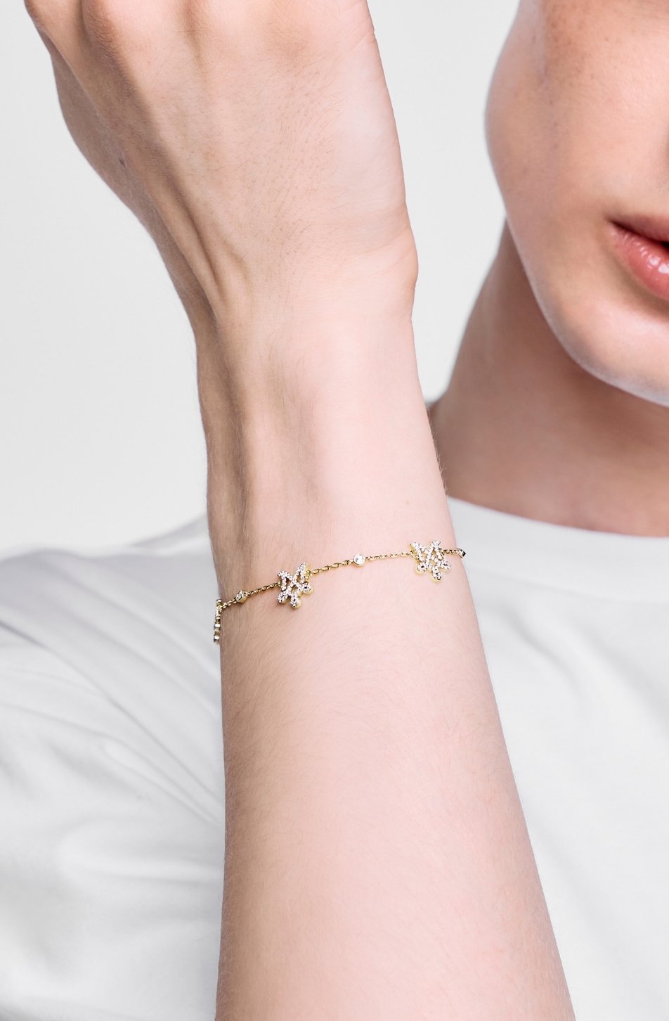 M Warren Bracelet (Crystal Champagne จัดส่ง 17/07)