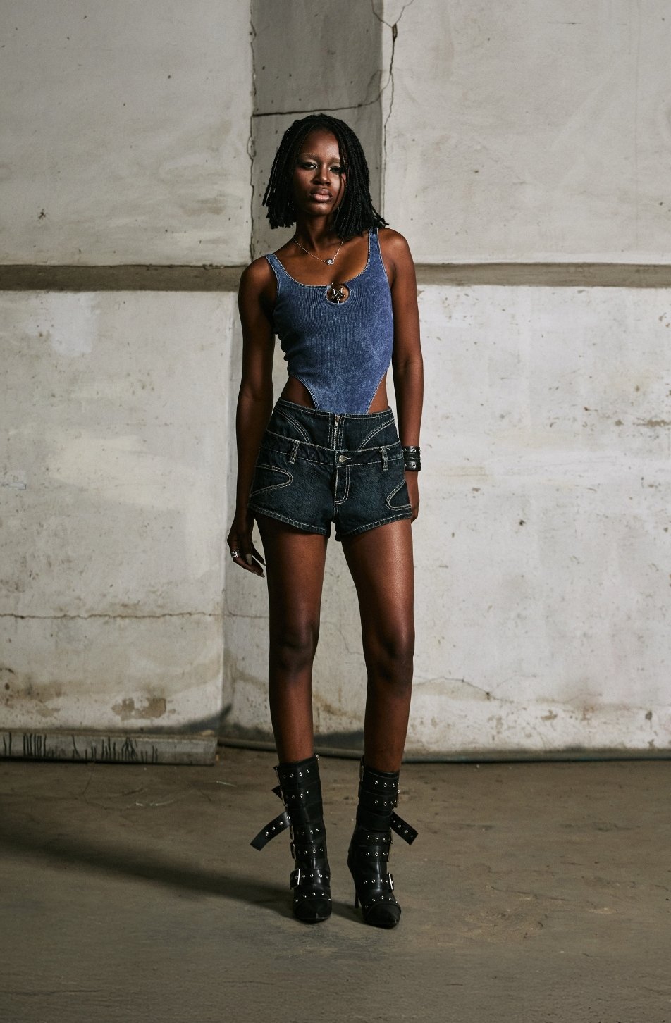 Merge Add Curve Denim Shorts