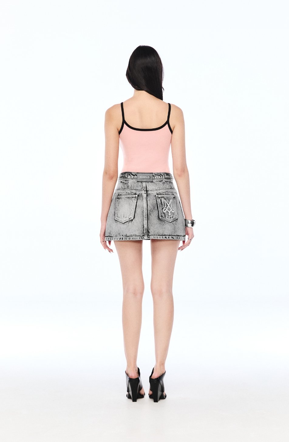 Merge Denim Mini Skirt (จัดส่ง 03/06)
