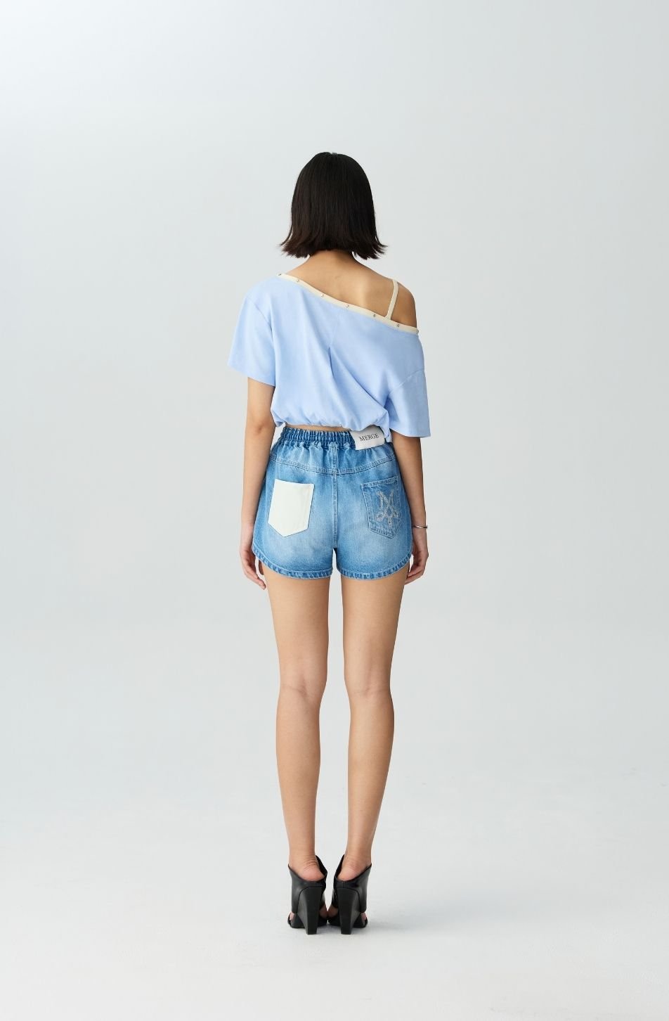 Paula Cropped Off Shoulder Top (จัดส่ง 12/11)
