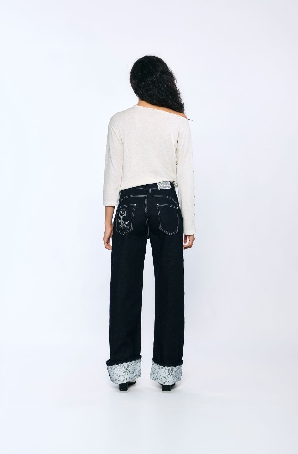 Sylvie Off shoulder Top (จัดส่ง 28/09)
