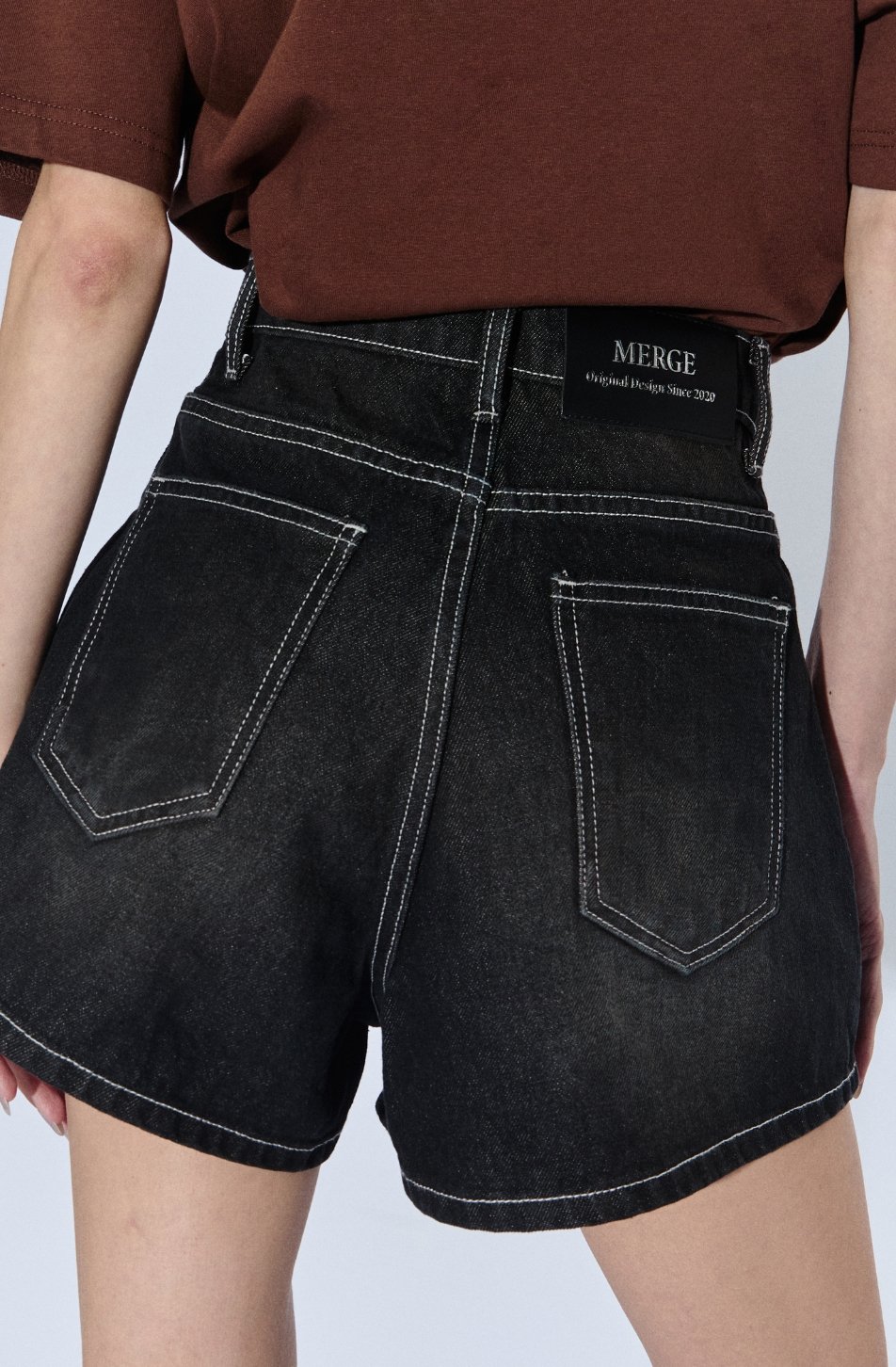 Signature Denim Shorts 01