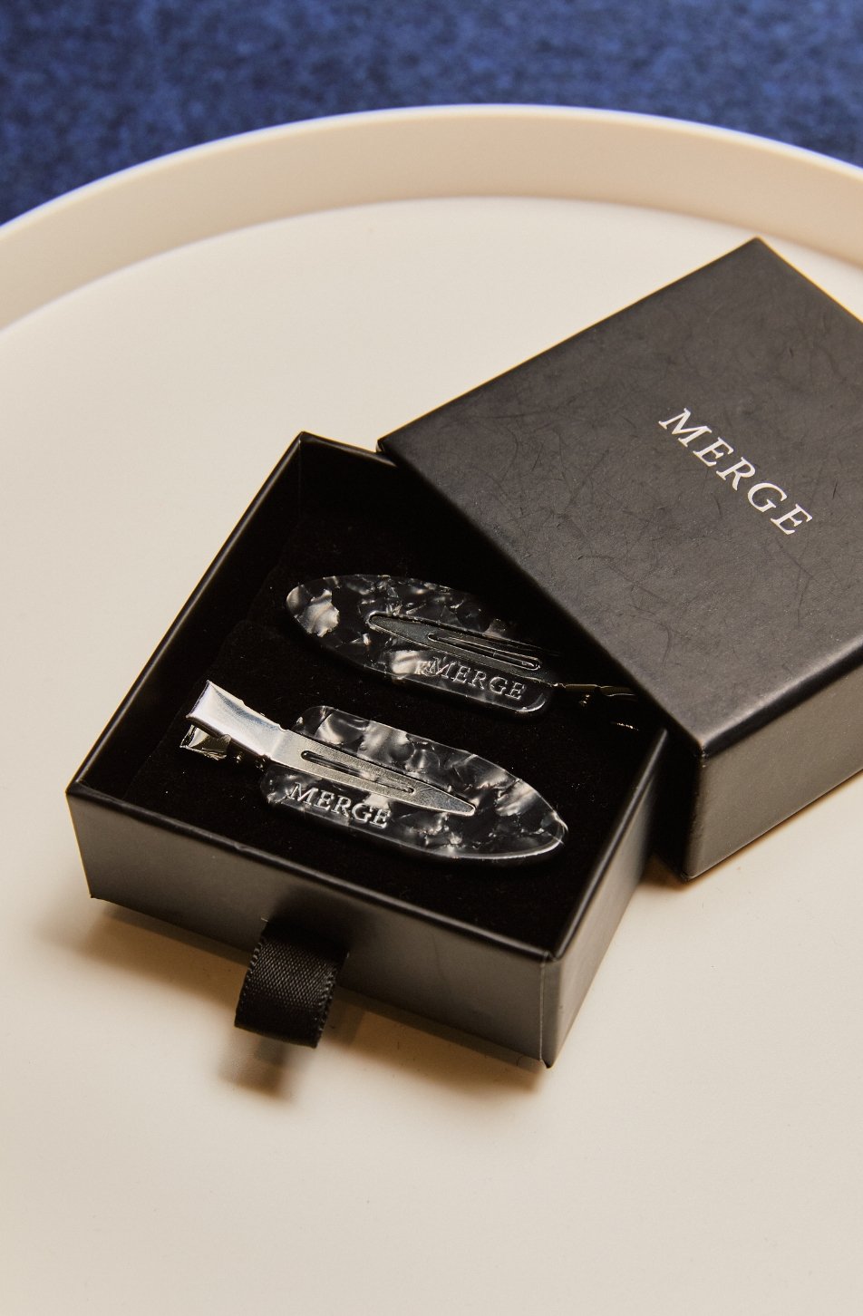 Merge Janist Hair Clips