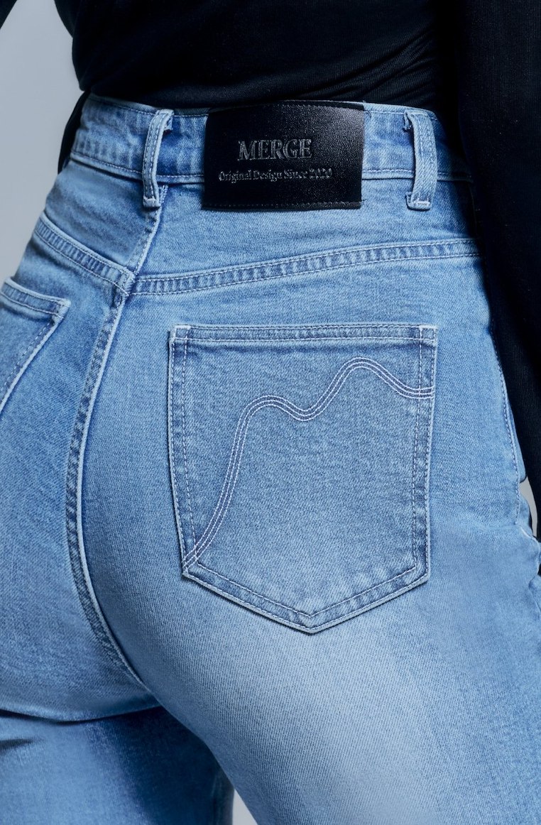Merge Curve Up Jeans