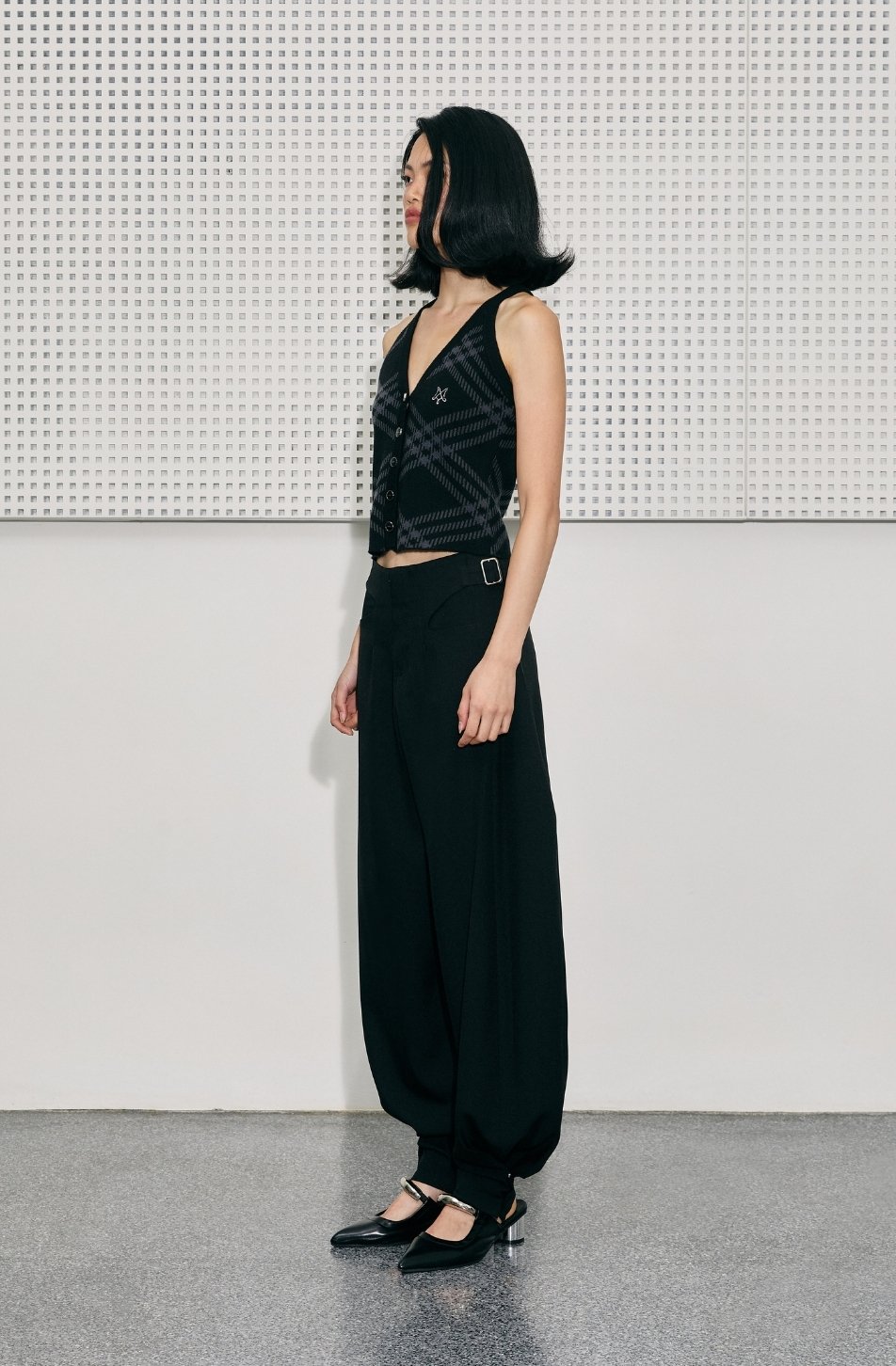 Noir Vest