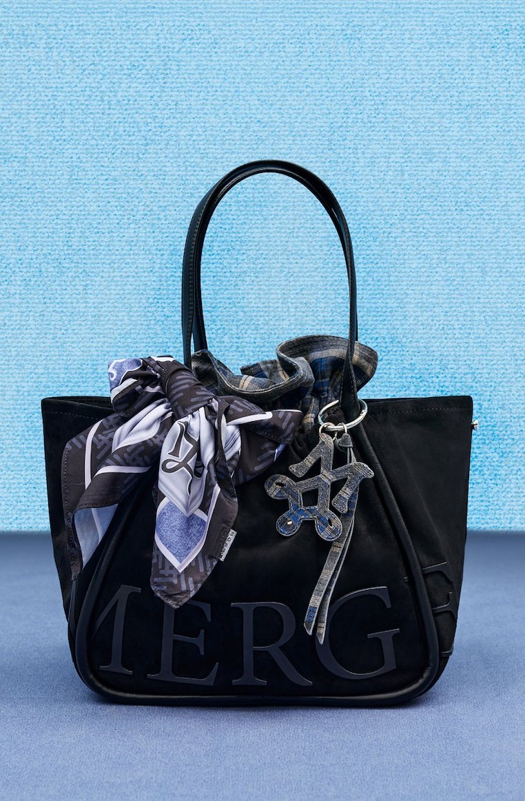 Merge A Day Bag With Heart in Medium (Ship 31 May)