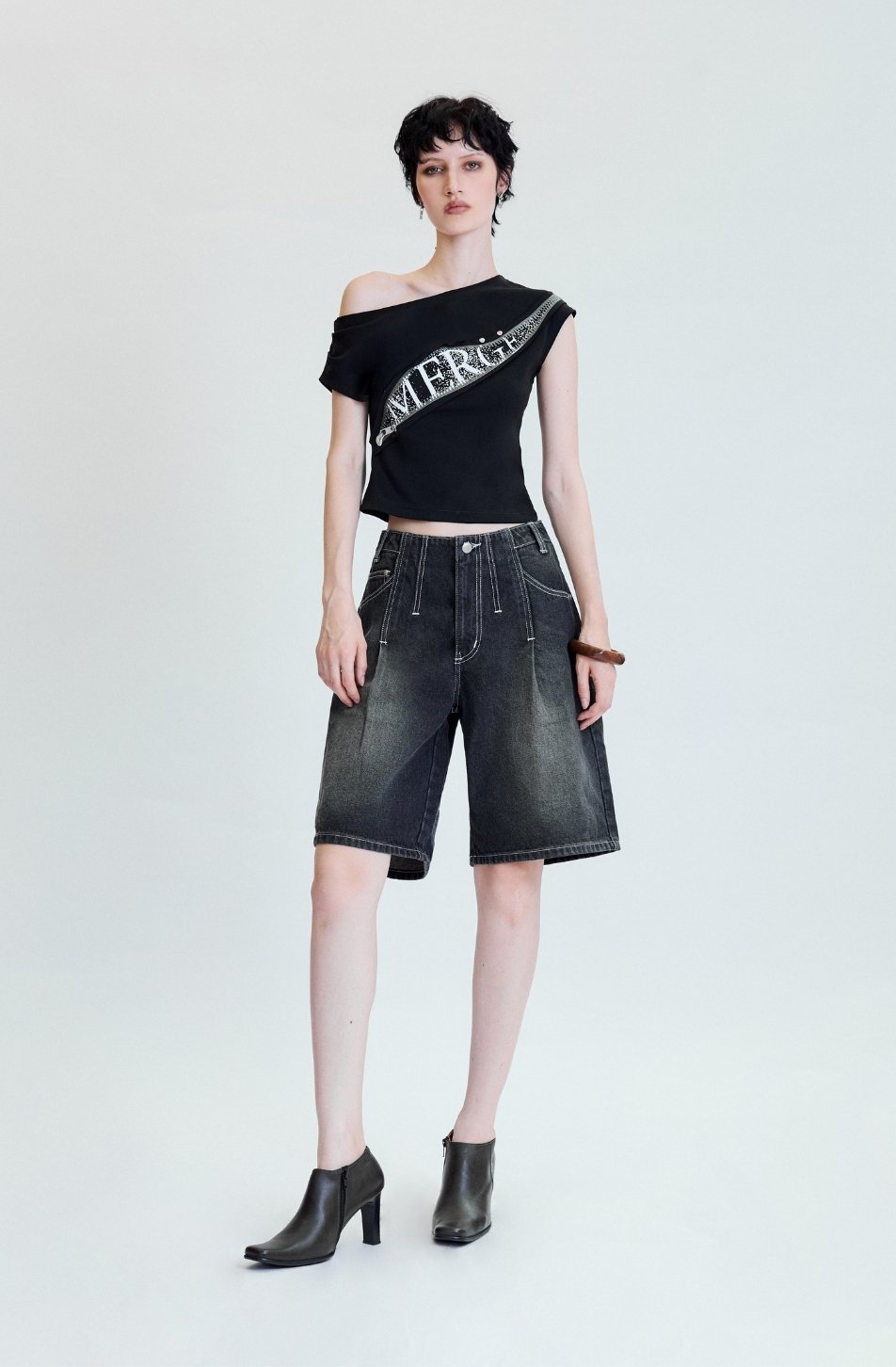 Whisper Denim Shorts (จัดส่ง 23/03)