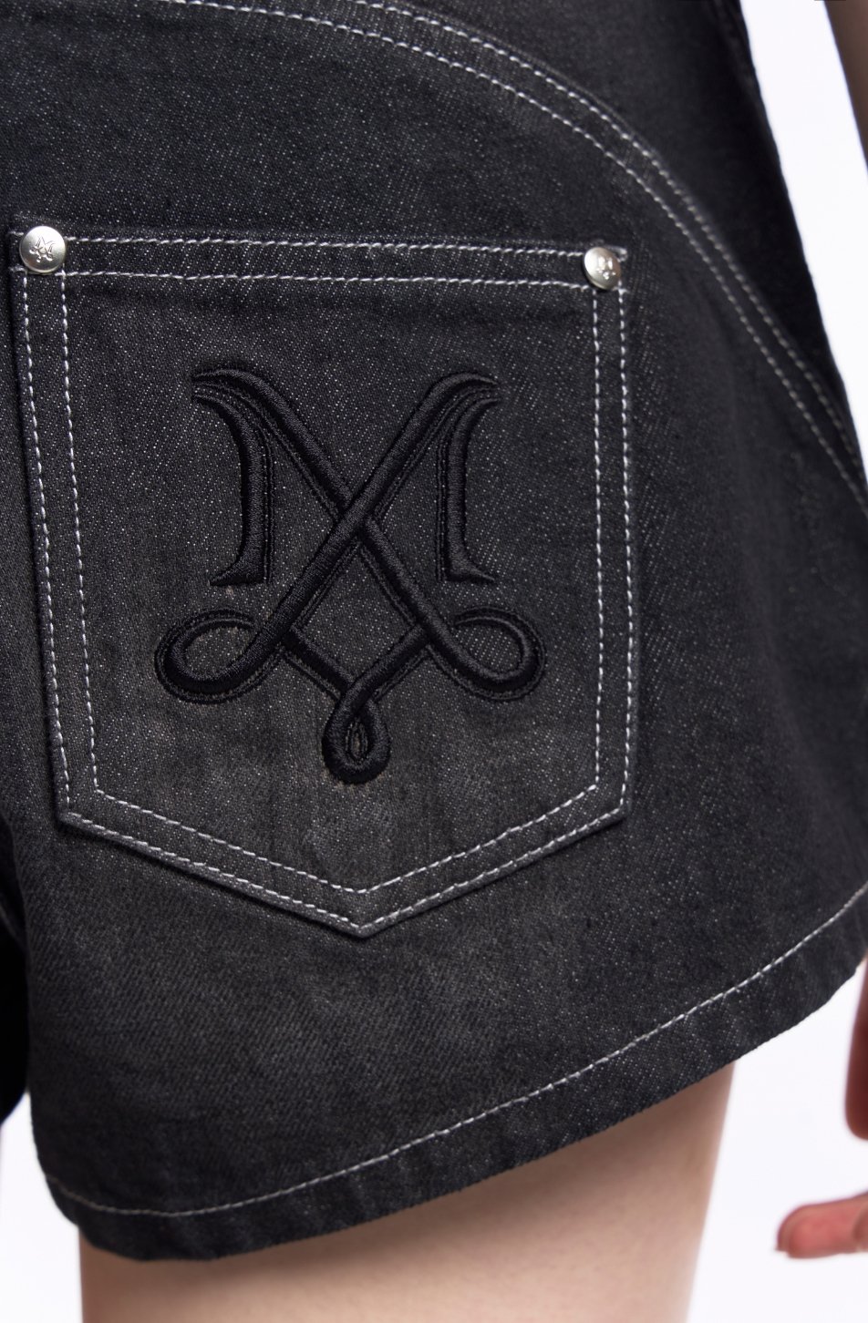 Rayleigh Denim Shorts (จัดส่ง 07/08)